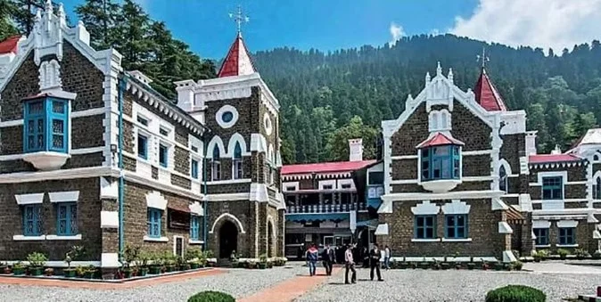 Uttarakhand High Court: लावारिस घूम रहे पशुओं के मामले में High Court सख्त, नगर निगम Haldwani से मांगा जवाब