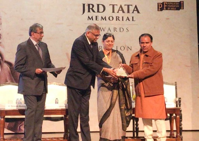 Uttarakhand के स्वास्थ्य मंत्री को स्वास्थ्य उत्कृष्टता के लिए Tata मेमोरियल अवार्ड से सम्मानित किया गया।