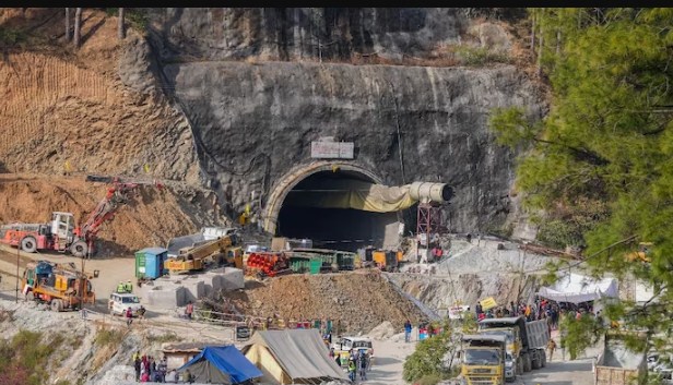 Silkyara Tunnel Construction: 17 दिनों तक 41 श्रमिकों के फंसे रहने से उठे सवाल; प्रारंभिक सर्वेक्षण भ्रामक