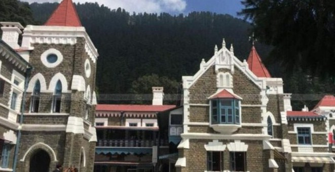 Uttarakhand High Court ने Nainital नगरपालिका प्रमुख और कार्यकारी अधिकारी के खिलाफ समीक्षा याचिका को खारिज किया, सरकार से राहत