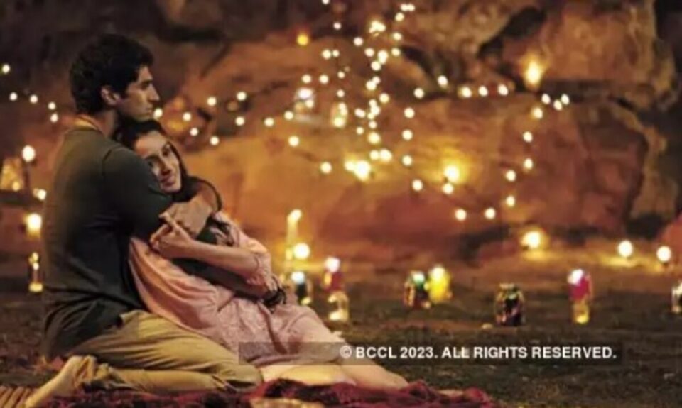 Aashiqui 2: दिल जीत लेने वाली कहानी और गानों ने कराई Aditya-Shraddha की जोड़ी की बंपर कमाई: Bollywood की कम बजट की हिट फिल्म