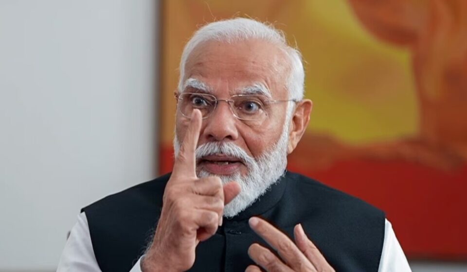 PM Modi ने कांग्रेस से पूछा, अडानी, अंबानी ने आपको कितना दिया; राहुल गाँधी बोले ED से जांच करा लो