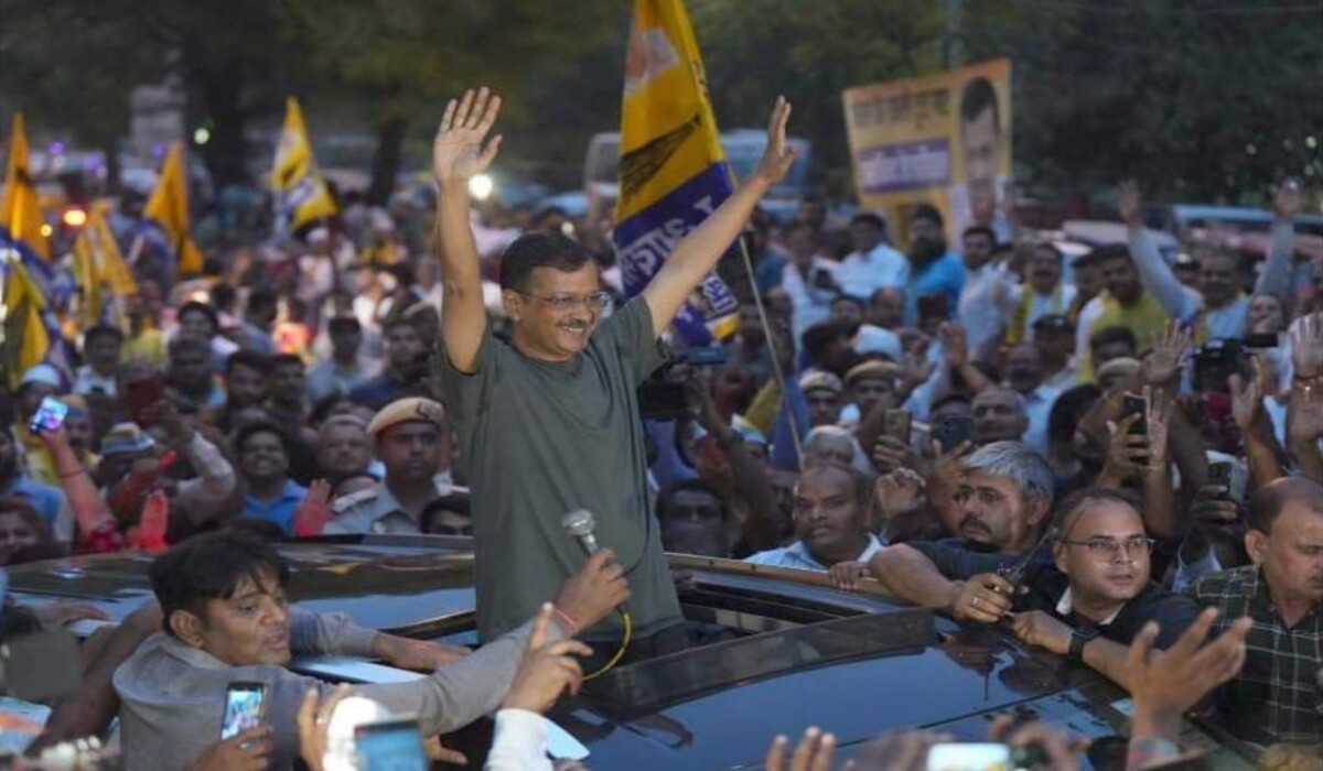 दिल्ली के मुख्यमंत्री Arvind Kejriwal ने चुनावी घमासान की गर्मी में जेल से बाहर निकला